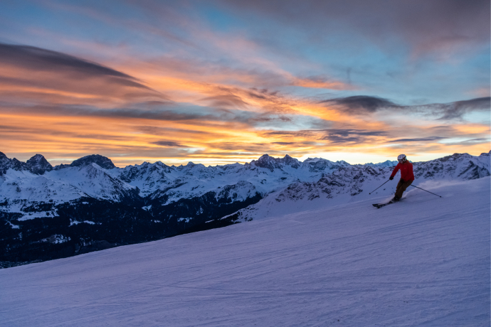 Skifahrerin im Skigebiet Savognin