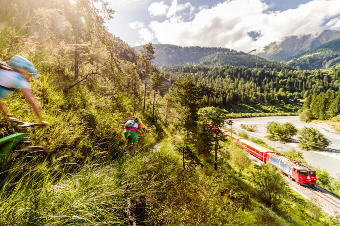 Biker bei der Rheinschlucht