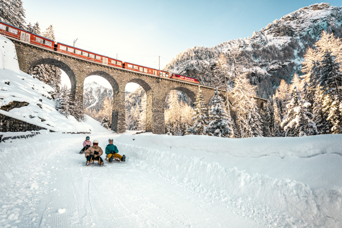 Schlitteln auf der bekannten 6 km langen Strecke von Preda nach Bergün