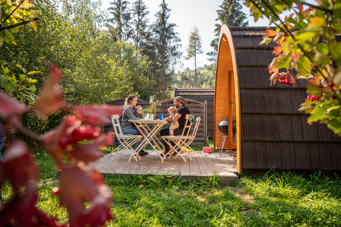 Family Pod auf dem TCS Campingplatz Disentis (Foto: © Touring Club Schweiz (TCS) / Dani Ammann) Family Pod auf dem TCS Campingplatz Disentis