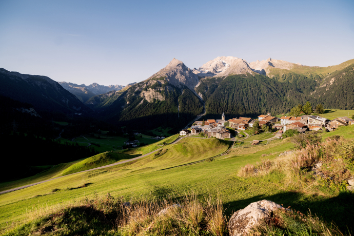 Bergdorf Latsch oberhalb von Bergün