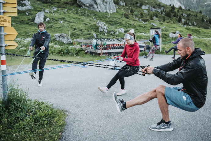 Stretching beim Trail Run Camp