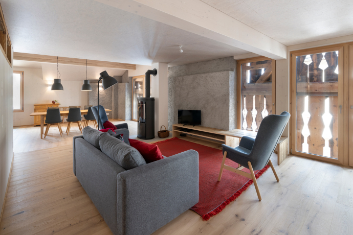Wohnzimmer in der Ferienwohnung Bellezza in Bergün (Foto: © Bio Bergün) Wohnzimmer in der Ferienwohnung Bellezza in Bergün