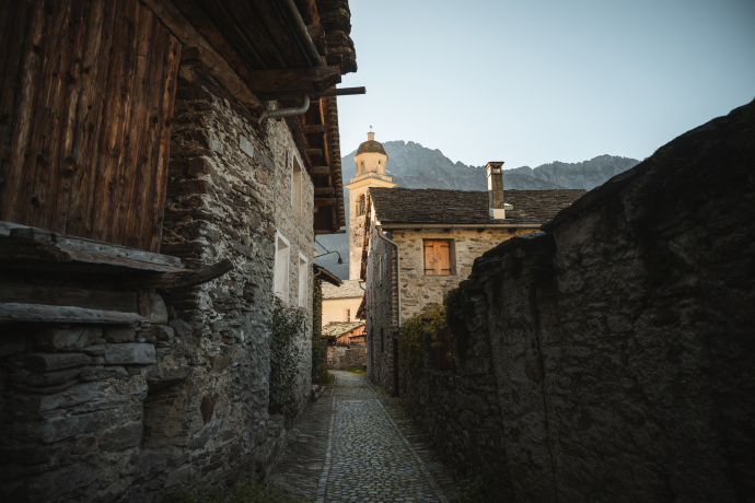 Soglio in Val Bregaglia (Foto: ©️ The Alpinists) Soglio in Val Bregaglia