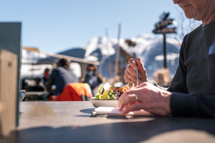 Lokal konsumieren (Foto: © Marco Hartmann, Graubünden Ferien) Lokal konsumieren