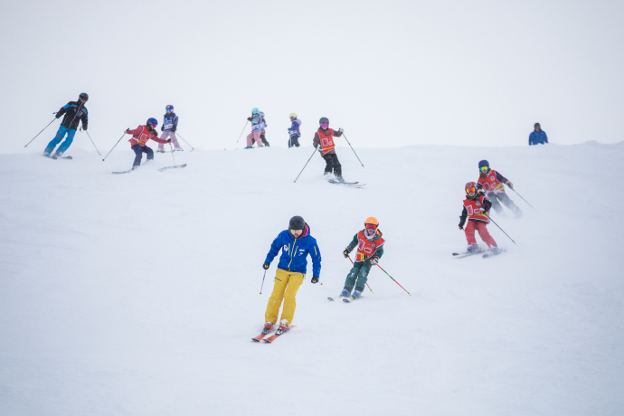 Skischule inklusive in Arosa (Foto: © Arosa Tourismus) Skischule inklusive in Arosa