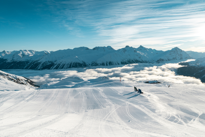 Skifahren im Oberengadin (Foto: © Filip Zuan) Skifahren im Oberengadin