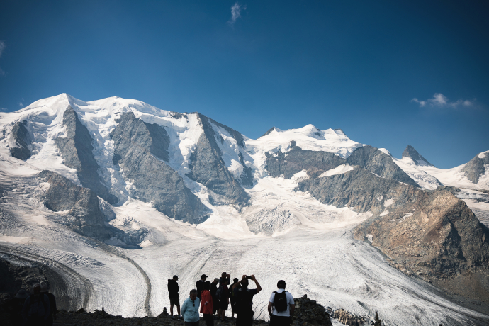 Gut besuchte Diavolezza mit Blick auf die Gletscherwelt
