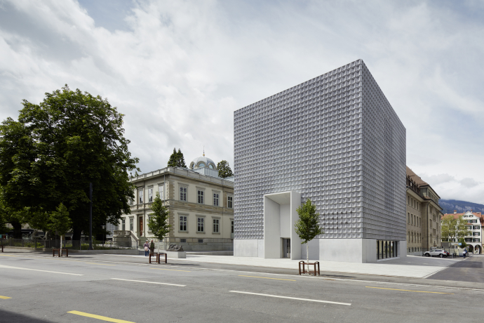 Aussenansicht des Bündner Kunstmuseums Chur mit renovierter Villa Planta und Erweiterungsbau der Architekten Barozzi/Veiga (Foto: © Ralph Feiner) Aussenansicht des Bündner Kunstmuseums Chur mit renovierter Villa Planta und Erweiterungsbau der Architekten Barozzi/Veiga