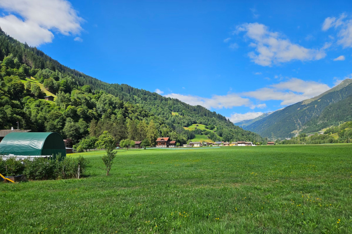 Auf unserem Hof Sumvitg (Foto: © Nomady, Auf unserem Hof Sumvitg) Auf unserem Hof Sumvitg