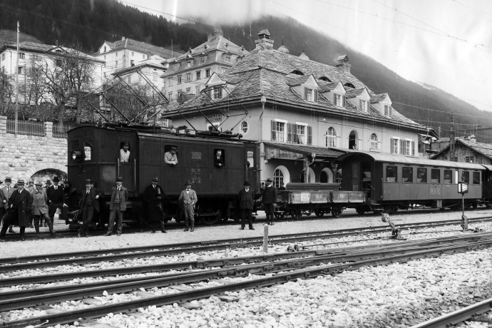 Elektrifizierungsprobezug in Disentis im Jahre 1922 (Foto: © Archiv RhB) Elektrifizierungsprobezug in Disentis im Jahre 1922