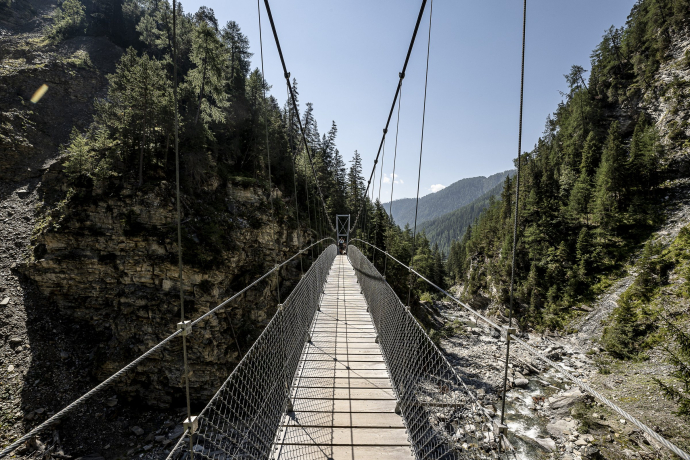 Hängebrücke in der Val Sinestra
