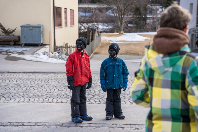 Pschuuri Splügen – Geschwärzte Kinder Pschuuri Splügen – Geschwärzte Kinder