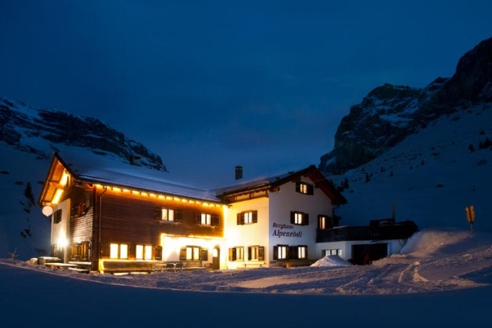 Berghaus Alpenrösli im Winter