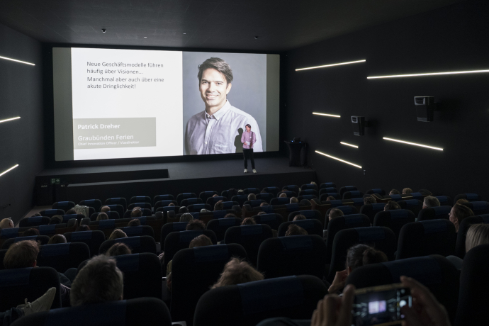 Impressionen vom InnoCircle Mai 2025 von Graubünden Ferien im blue Cinema Chur: Vorträge, Networking und Präsentationen in inspirierender Atmosphäre