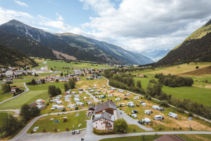 Camping Muglin im Val Müstair mit Stellplätzen und Alpenpanorama