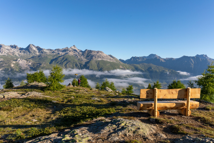 Ausblick vom Muottas da Schlarigna in die Berge.