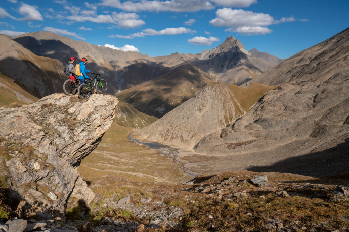 Trail Tales Fimberpass (Biketour Fimberpass, ©️ Filme von Draussen) Trail Tales Fimberpass (Biketour Fimberpass, ©️ Filme von Draussen)