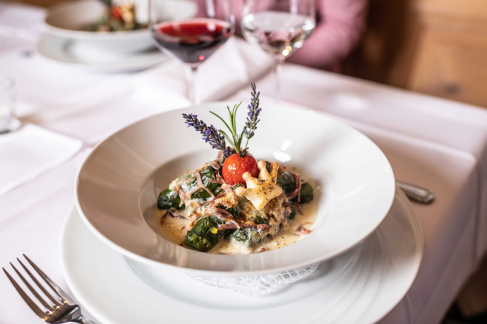Capuns im Bergrestaurant Las Palas Milez in Sedrun (Foto: © Sedrun Disentis Tourismus SA, Mattias Nutt) Capuns im Bergrestaurant Las Palas Milez in Sedrun (Foto: © Sedrun Disentis Tourismus SA, Mattias Nutt)