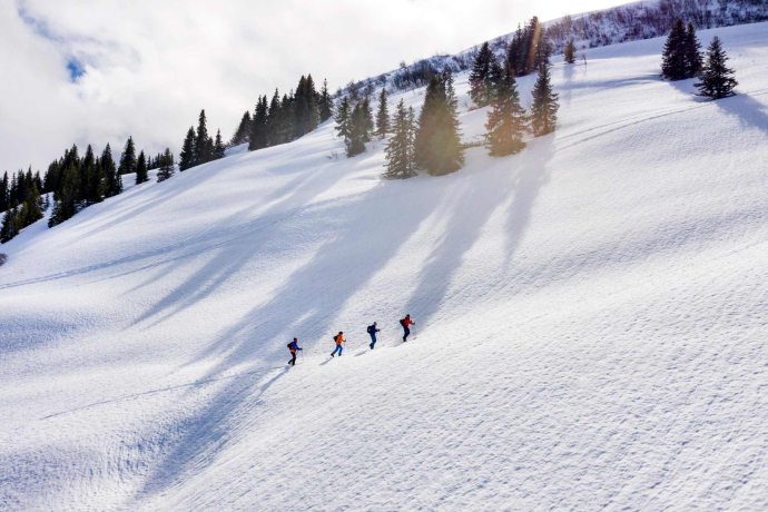 Ski tourers in Prättigau (Photo: © Graubünden Ferien / Nico Schaerer) Ski tourers in Prättigau
