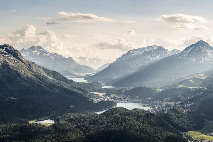 Aussicht vom Muottas Muragl im Oberengadin (Foto: © Graubünden Ferien / Andrea Badrutt) Aussicht vom Muottas Muragl im Oberengadin