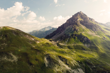 Übergang zwischen Hinterrhein und Vals (Foto: © Graubünden Ferien / Marco Hartmann)