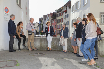 Gruppe bei einer Altstadtrführung in Chur