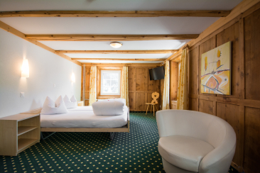 Gästezimmer im Hotel Posta in Rueras