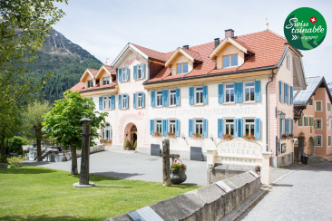 Aussenansicht des Hotel Meisser in Guarda