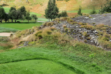 Biodiversitätsförderung auf dem Golfplatz in Sedrun