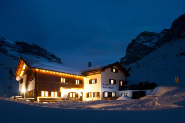 Berghaus Alpenrösli im Winter