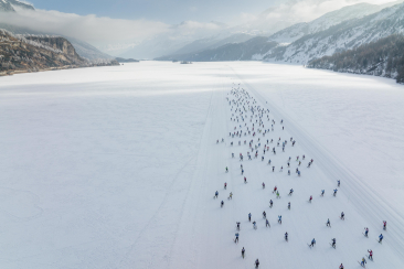 Engadiner Langlauf Marathon im verschneiten Egnadin.