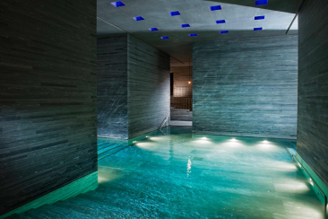 Innenbad der 7132 Therme in Vals