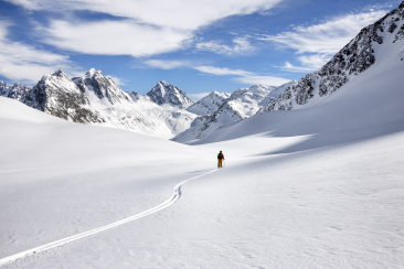 Skitourengänger in Davos Klosters (Foto: © Nico Schärer)